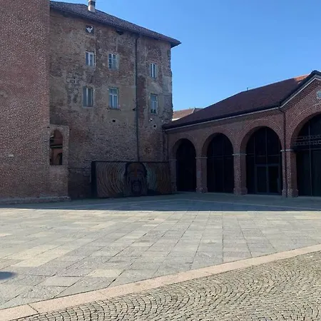 Accogliente Appartamento, Centro Storico, Leini'
