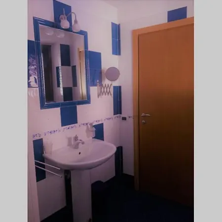Accogliente Appartamento, Centro Storico, Leini' Daire