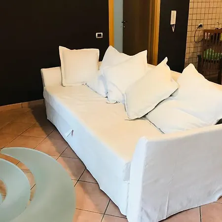 Daire Accogliente Appartamento, Centro Storico, Leini' *